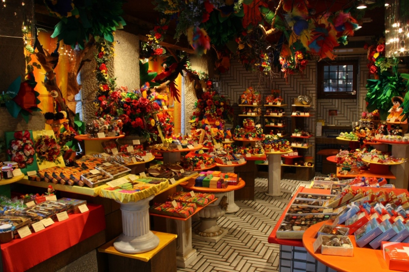 vente-ESPARRON-min_candy_store_chocolate_shop_chocolate_switzerland-393515